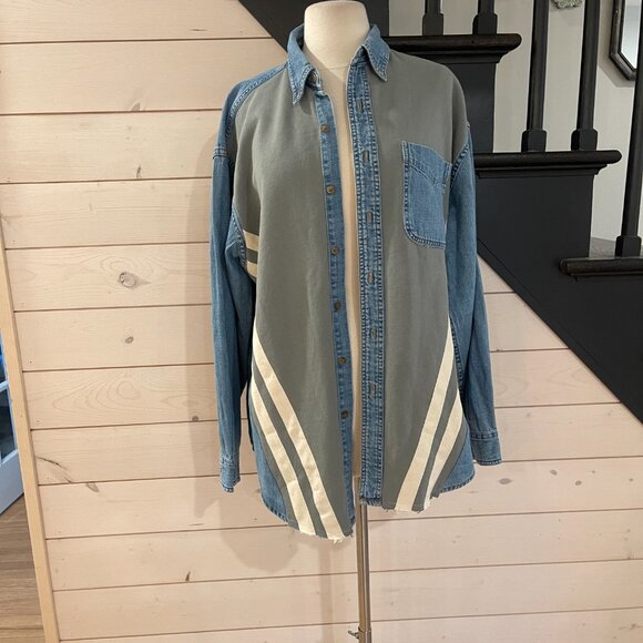 065 Free People X Tricia Fix Mixed Emotions Shirt Denim Sweatshirt NWOT Size M/L - Picture 6 of 9